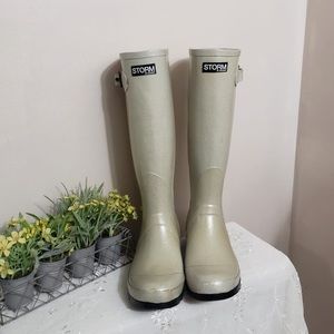 Cougar Light Silver Glitter Hunter Boots Women’s